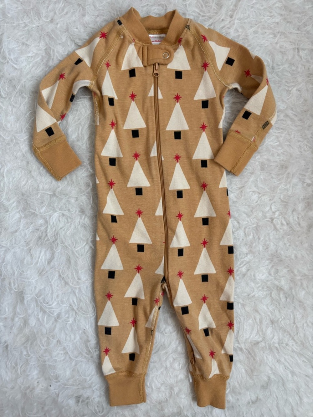 Hanna Andersson Festive Neutral Tan Tree AOP Zip Pajamas